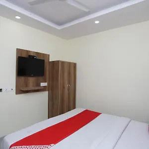https://oyo-30462-hotel-ivy.top-gurgaonhotels.com